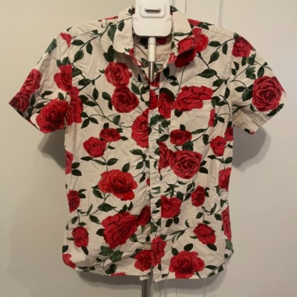 Rose Short Sleeve Button Up Shirt Size Medium